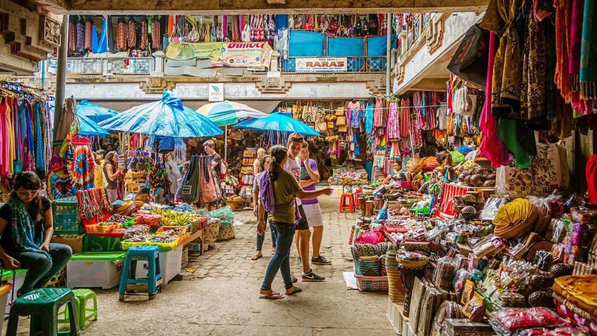 Siete de cada diez españoles compra souvenirs en sus escapadas y se consolida como una de las principales tendencias de viaje