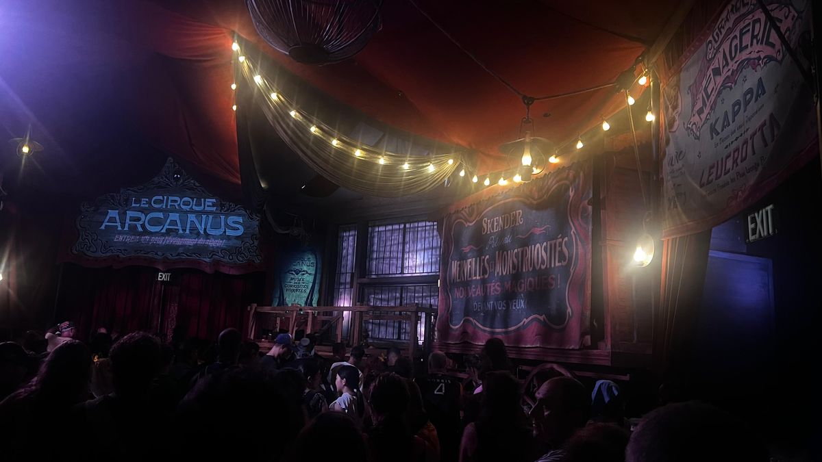 Universal Experiences & Destinations: Le Cirque Arcanus es una obra de teatro basada en la película Ánimales Fantásticos (Y dónde encontarlos).