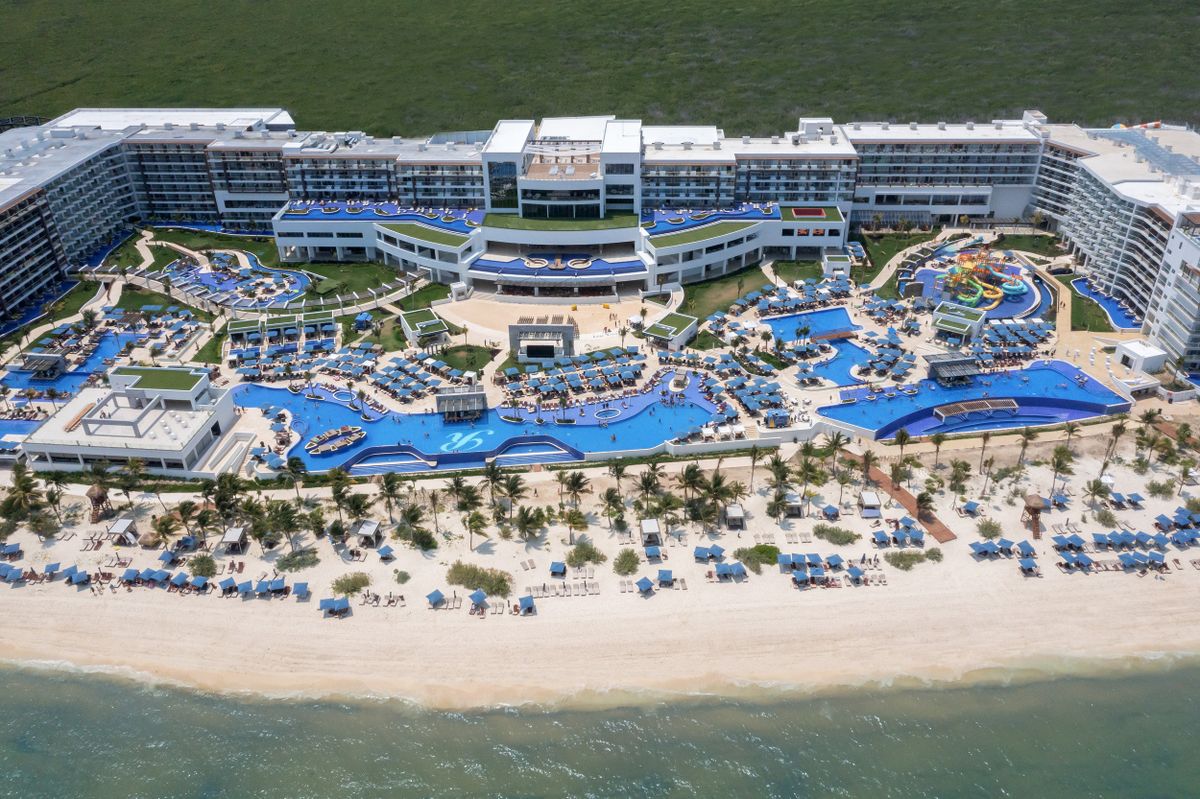 Marriott: el Royalton Splash Riviera Cancun se localiza a 20 minutos del aeropuerto de Cancún.