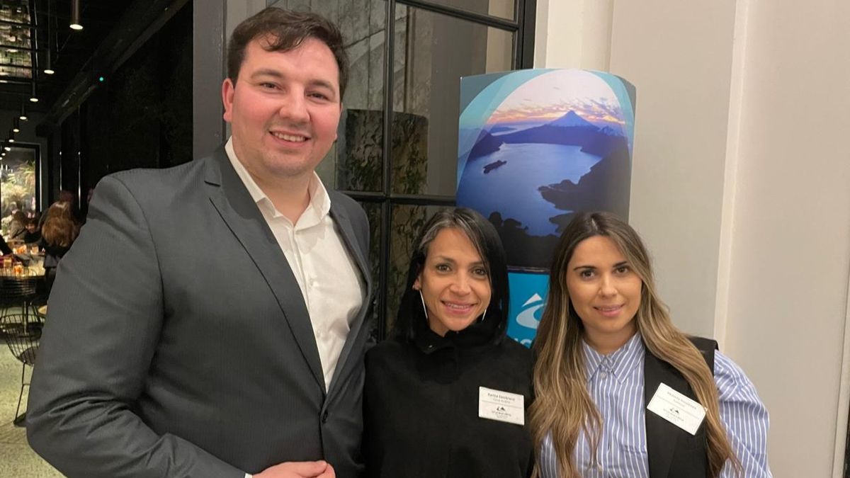 Experiencias: Martín Baciocco, Karina Zambrano y&nbsp; Victoria Inostroza durante la presentación de Cruce Andino.
