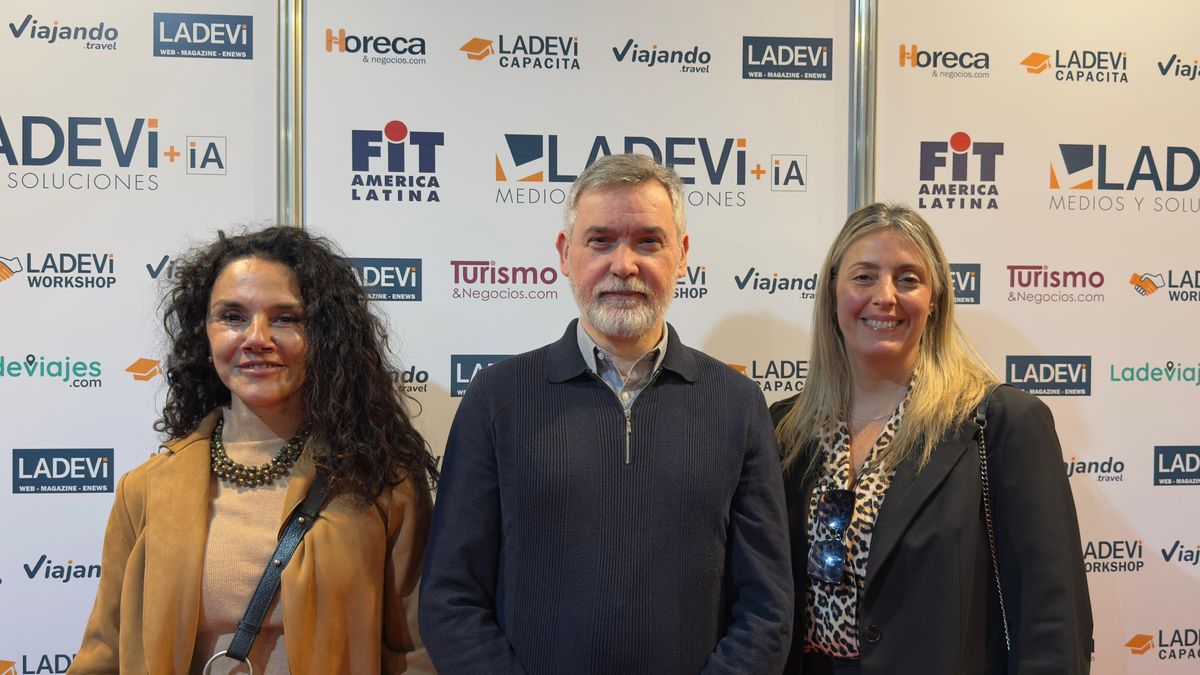 Viviana Fernández, organizadora y acompañante de viajes a New York; Mariano Anguera, ventas Plaza Bohemia; Natalia Persec, responsable de Amigas Modo Viaje.