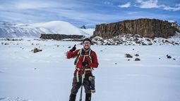 altText(Perfil: Conoce a Roberto Cancino, el mejor guía turístico de Chile)}