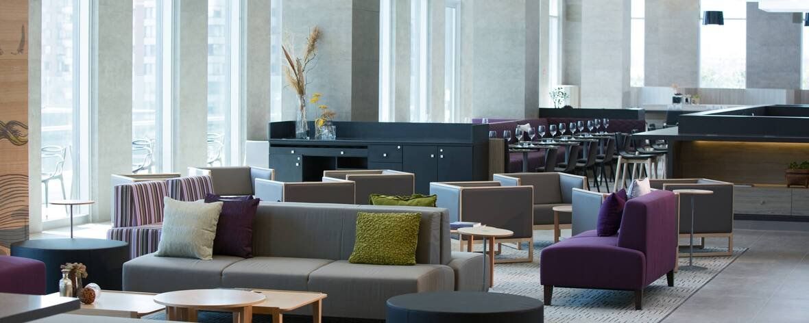 El Courtyard Santiago celebrará a los equipos de trabajo en estas Fiestas Patrias, en el restaurante del hotel. - Ladevi Medios y Soluciones El Courtyard Santiago celebrará a los equipos de trabajo en estas Fiestas Patrias, en el restaurante del hotel.
