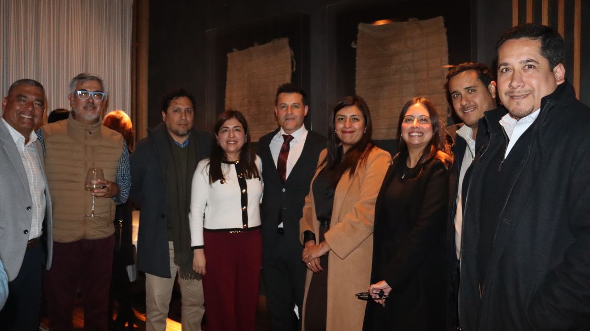 Delegación de Perú junto a David Blázquez, director comercial de Plus Ultra. 