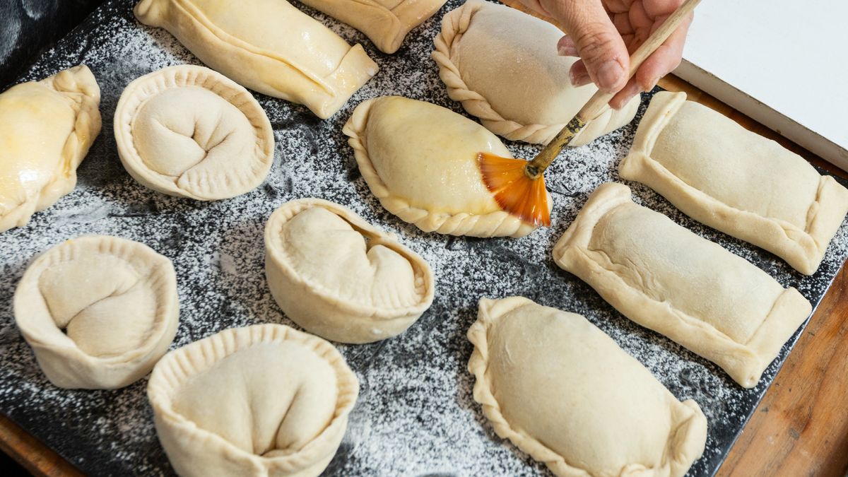 La gastronomía chilena reinterpreta sus raíces con propuestas contemporáneas y productos locales.