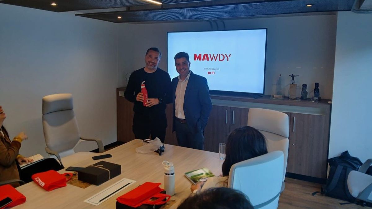 Hernán Montenegro, de Viajes El Corte Inglés, y Pablo Muñoz. Hernán Montenegro, de Viajes El Corte Inglés, y Pablo Muñoz.