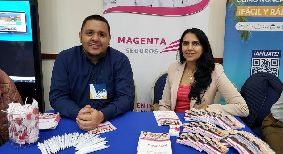 Stand de Magenta Seguros en el Workshop de Ladevi edición Perú 2024.