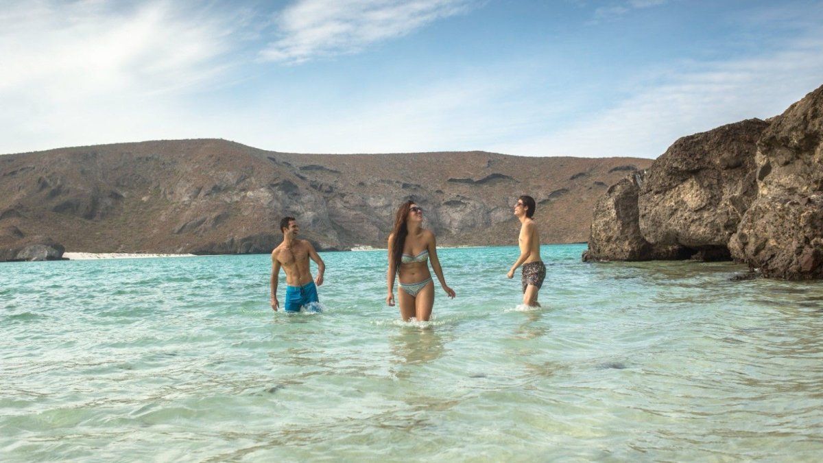 Sectur informó que el ingreso de divisas por concepto de turistas internacionales en los primeros siete meses del año fue de 18 mil 765 millones de dólares