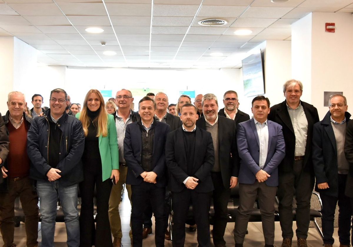Todas las autoridades presentes en el lanzamiento de la ruta Rosario/Neuquén de Aerolíneas Argentinas.