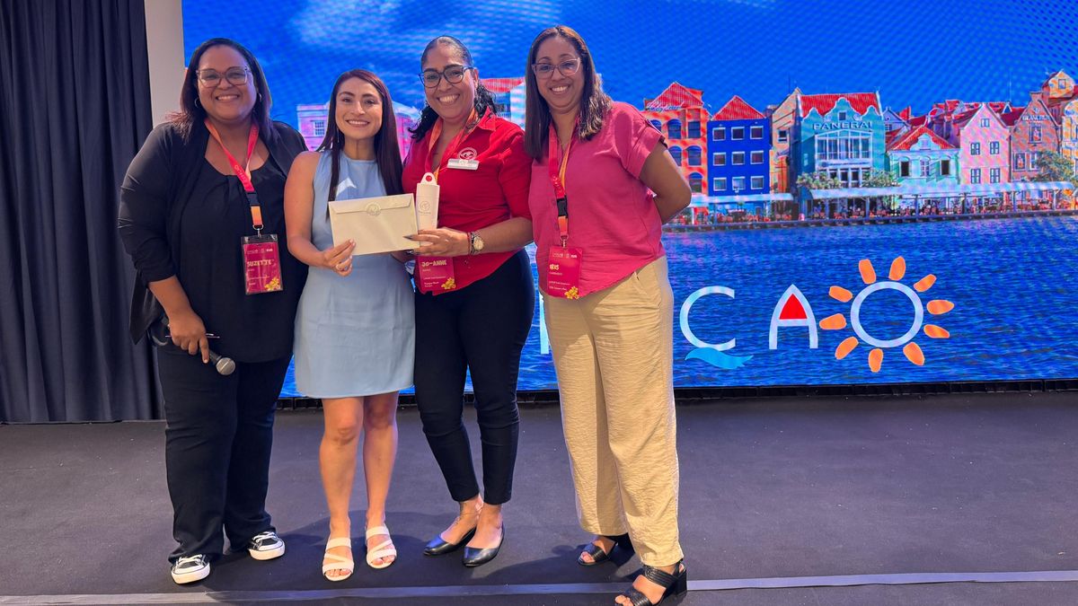 Entrega de premios en el marco del Latin American Trade Symposium 2025 en Curazao.