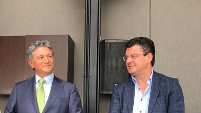 Mauricio Materón, gerente general de Discover America Marketing y Alberto Muñoz, vicepresidente de Royal Caribbean para Latinoamérica y el Caribe.