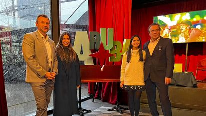 Álvaro Caballero, director de Net Global y representante de la oficina de Turismo de Aruba para Chile y Perú; Bernardita Gepp, gerente comercial de Via Club; Constanza Paul, country manager de ventas de Latam Airlines; y Freddy Gepp, director de Via Club.