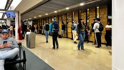 Autoridades esperan un tráfico de 432 mil pasajeros en los próximos días que ya se comienza a notar con fuerza en el aeropuerto de Santiago.