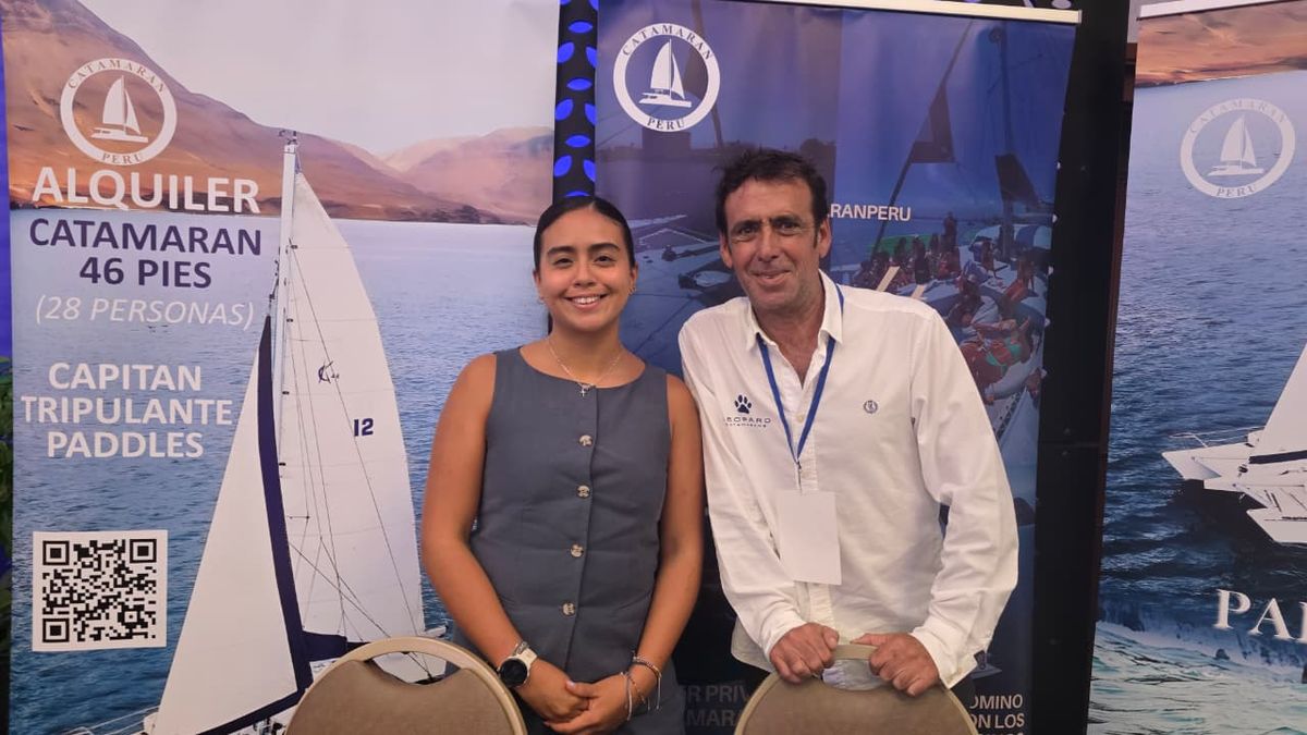 Daniela Salazar y César Ugaz, ejecutivos comerciales de Catamarán Perú.