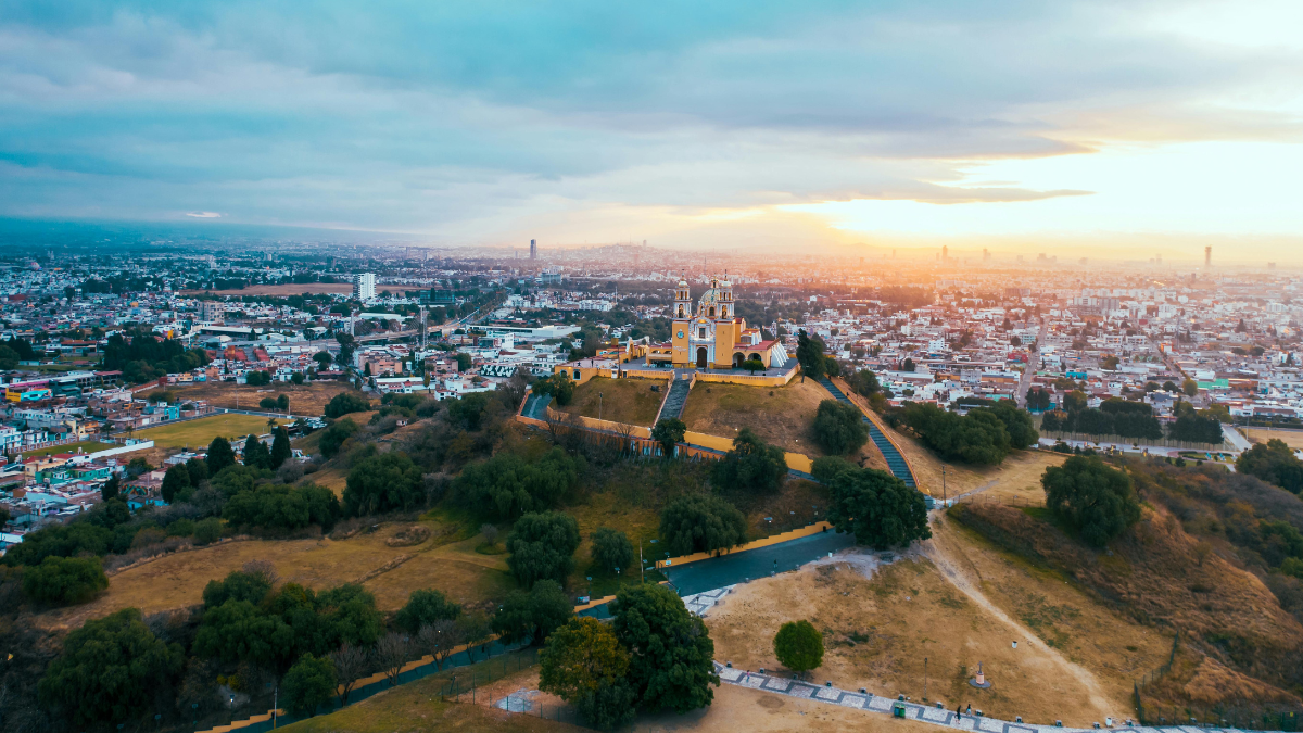 En el corazón de México, Puebla despliega su cultura, historia y naturaleza para cautivar a viajeros que buscan experiencias auténticas.