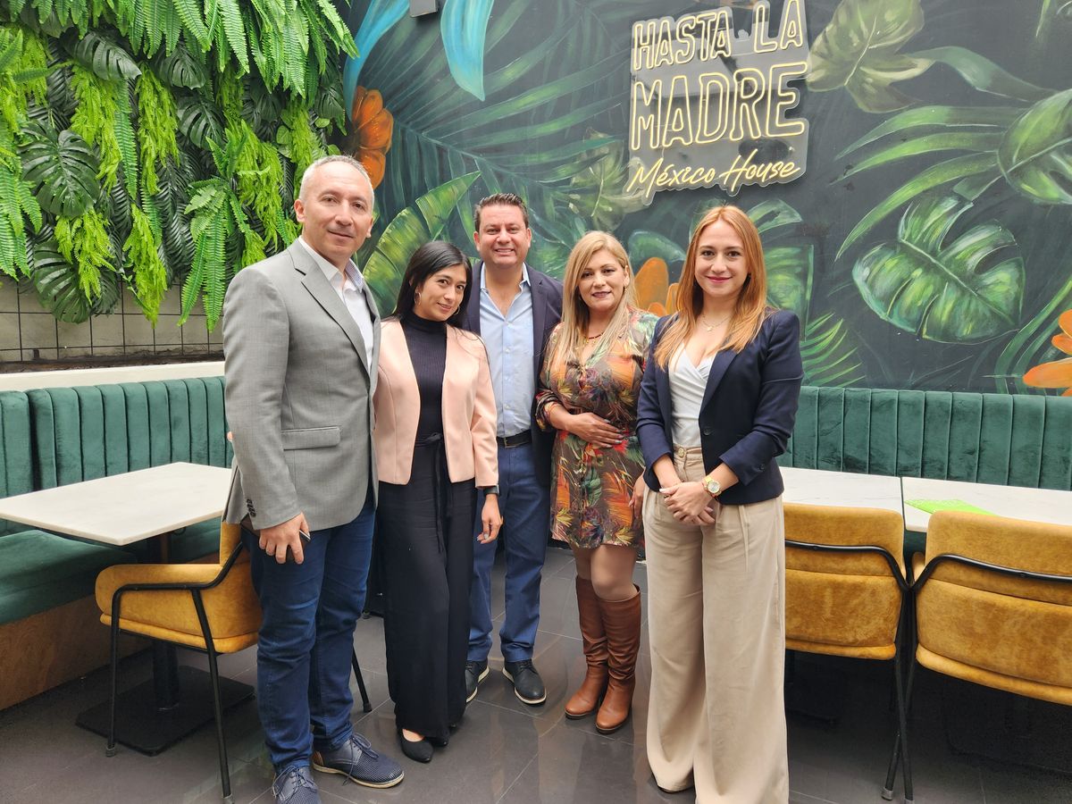 John Moreno, Lizeth Martín, Omar Macedo Garcia, Doris Perez y Alejandra Bayona.