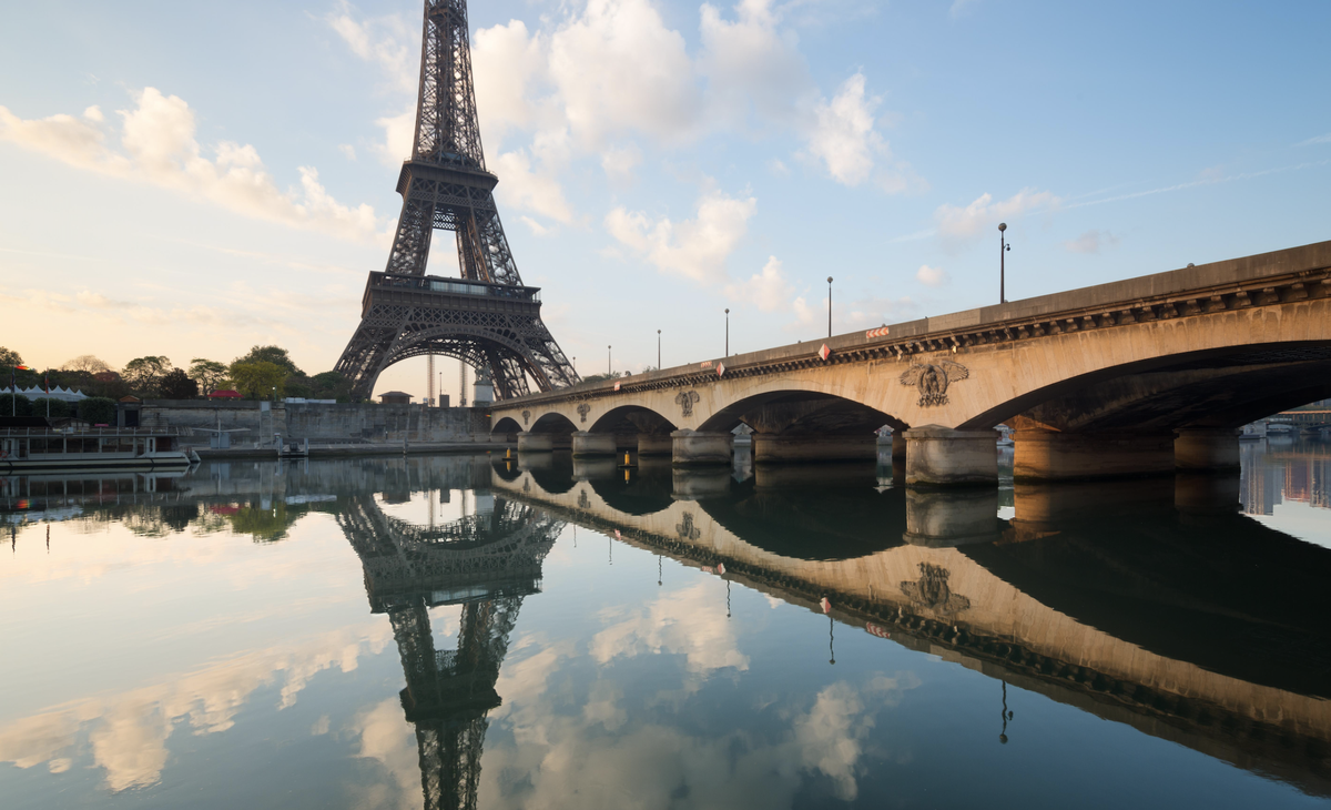 Crucero por el río Sena en París.