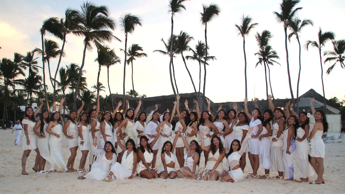 Estudiantes peruanos disfrutaron de su experiencia en Meli&aacute; Caribe Beach Resort bajo la coordinaci&oacute;n de Discover Mayorista de Turismo.