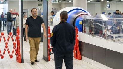 Tráfico aéreo desde Santiago a Lima cae 9.8 % por cobro de conexiones