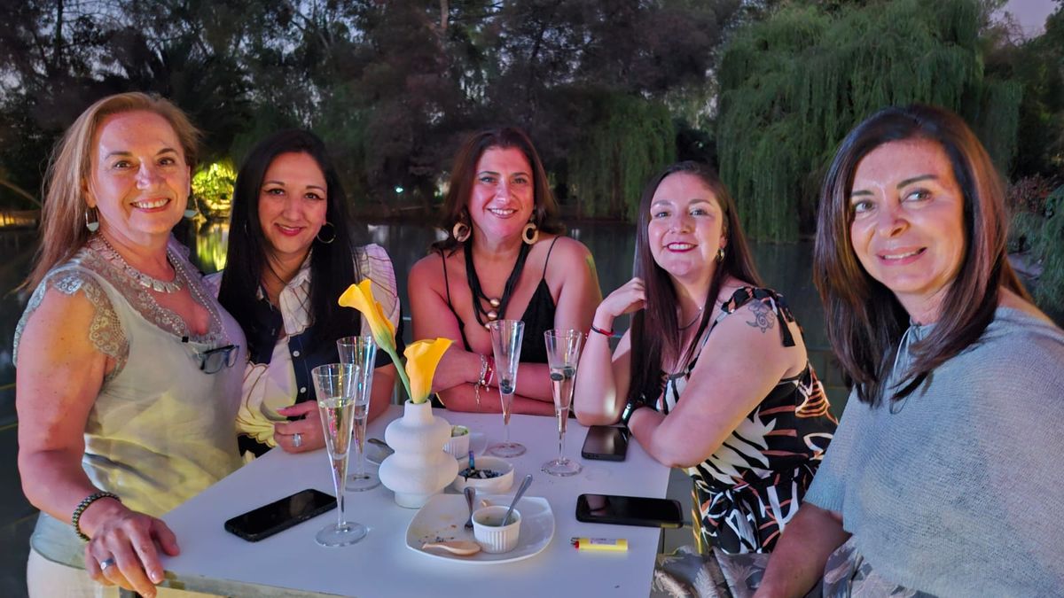 Asistentes del Sunset Party de Pacific Reps.