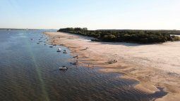 altText(Escapadas: la paradisíaca playa a solo 3 h. de Buenos Aires que está entre las más baratas de Argentina)}