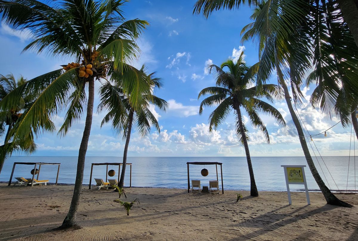 Hopkins, una comunidad con playas de ensueño y hotelería de gran calidad.