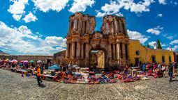 Antigua Guatemala, ciudad ícono del turismo cultural.