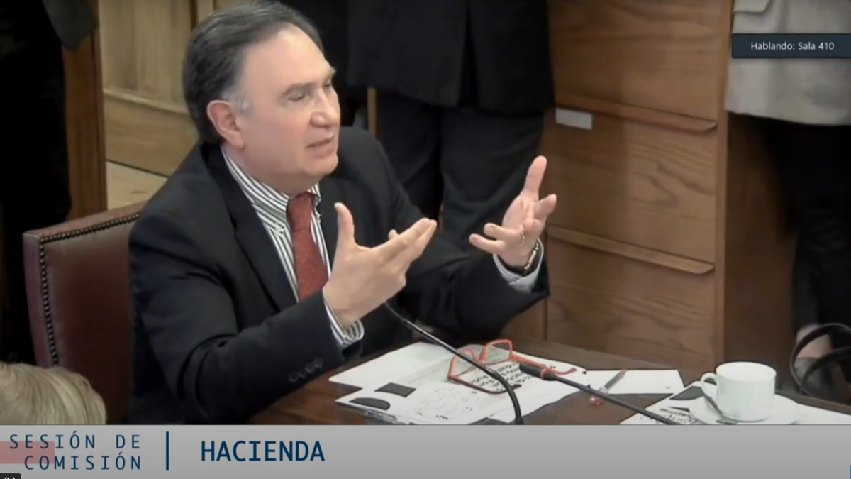 La Comisión de Hacienda ha recibido a diversos gremios del turismo en la discusión de la ley. - Ladevi Medios y Soluciones La Comisión de Hacienda ha recibido a diversos gremios del turismo en la discusión de la ley.