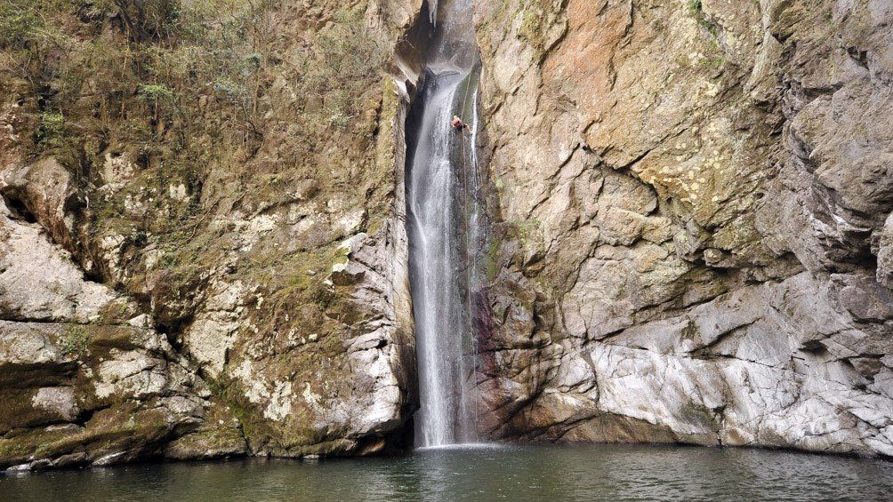 La cascada del río Noque en el Parque Sierras San Javier.