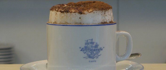 Buenos Aires: Le Caravelle se ubica en Lavalle 726, a metros de la esquina con Maipú.