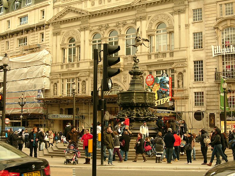 Picadilly Circus, un indiscutible punto de encuentro en la capital inglesa.