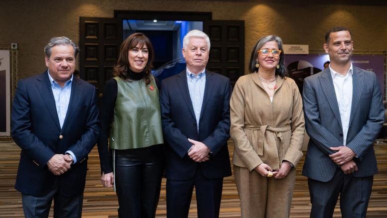 José Miguel Soto-Luque, CEO Interexpo; Mónica Zalaquett, presidenta ejecutiva de Fedetur; Guillermo Correa, pdte. Achet; Verónica Pardo, Subsecretaria de Turismo; y &nbsp;Juan Carlos Selman, gerente comercial de Travel Security.&nbsp;