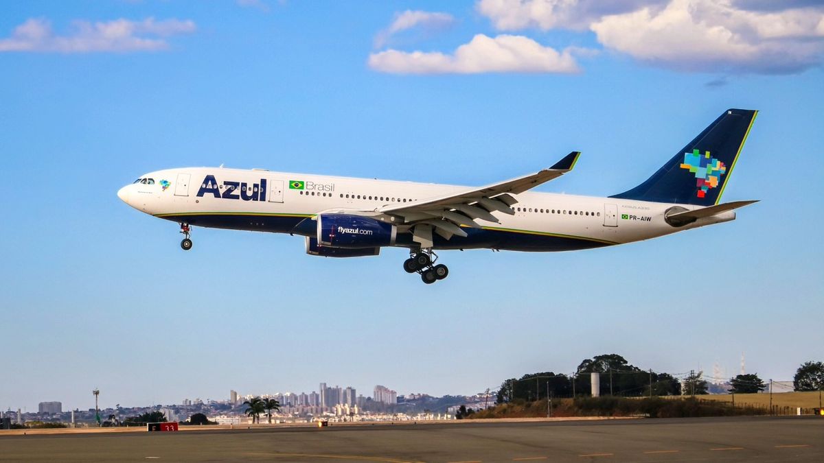 Azul Linhas Aéreas se acerca a salir del Capítulo 11 con inversiones de United Airlines y American Airlines.&nbsp;