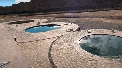 Turismo en Argentina: las novedosas termas en un entorno mágico que seguro no conocés