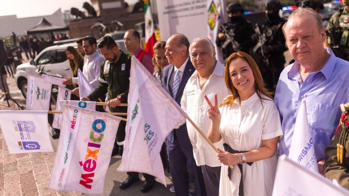 El titular de Sectur, Miguel Torruco Marqués, informó que se esperan 25.9 &nbsp;millones de turistas en hotel y 853.6 mil millones de pesos por servicios turísticos durante la temporada vacacional de verano.