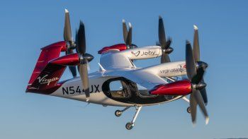 El eVTOL (Electric Vertical Take Off and Landing) de Joby Aviation con los colores de Virgin Atlantic
