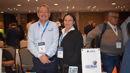 Álvaro Aguilera, director comercial de All Reps junto a su equipo, en el marco de Ladevi Wokrshop Bogotá.