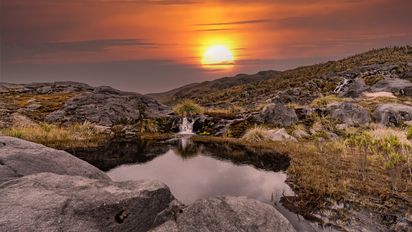 Explora la riqueza natural y cultural de Córdoba a través de sus playas humedales ciudades históricas y parques de conservación imperdibles.