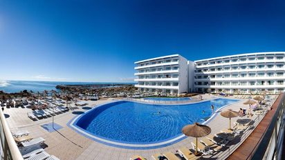 Alua Atlántico Golf Resort, uno de los hoteles que Hyatt ha vendido al fondo Arcano Partners.