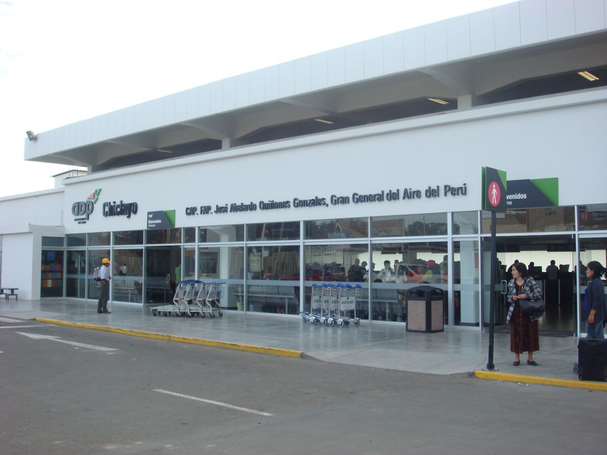 Vuelos nocturnos se activan en Chiclayo tras culminar las mejoras en pista de aterrizaje del aeropuerto. - Ladevi Medios y Soluciones Vuelos nocturnos se activan en Chiclayo tras culminar las mejoras en pista de aterrizaje del aeropuerto.