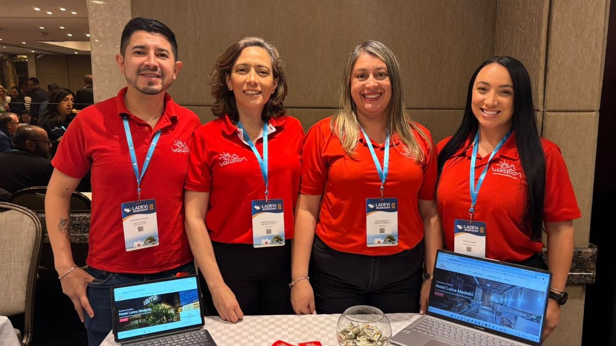 William Aguilar, Martha Patricia Muñoz Segura, Yenni Adriana Martínez Prieto y Natalia Pabón, de On Vacation, durante el Ladevi Workshop Bogotá 2026-2.