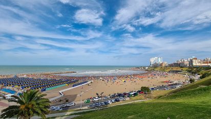 Verano 2024: esto costará alquilar una sombrilla en Mar del Plata