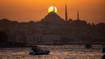 La Mezquita Azul es uno de los íconos más impresionantes de Estambul.  