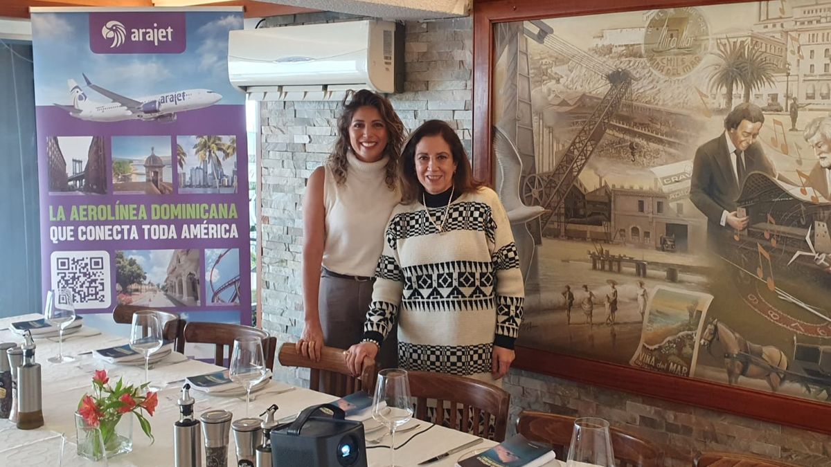 Arajet: Elizabeth Giraldo y Luz María Peña.