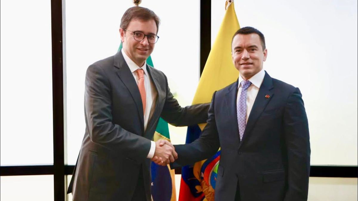 Celso Guimaraes Ferrer, presidente y director ejecutivo de GOL Linhas Aéreas, junto con el presidente Daniel Noboa, durante su visita oficial a Brasil. 