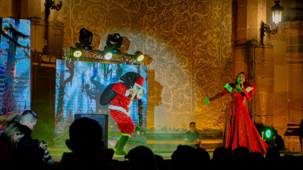 Disfruta de shows de circo, danza y música en los Pueblos Mágicos de Jalisco.