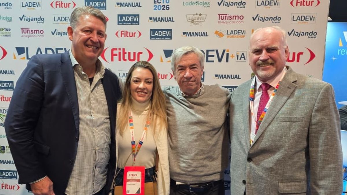 Aroldo Schultz, fundador y presidente de Schultz Turismo; junto a Viviane Rodrigues Moreira, de VR Viagens e Roteiros; Luis García Codron, fundador de Europamundo; y Pablo Quiñones, presidente y co-fundador de PJR Travel.