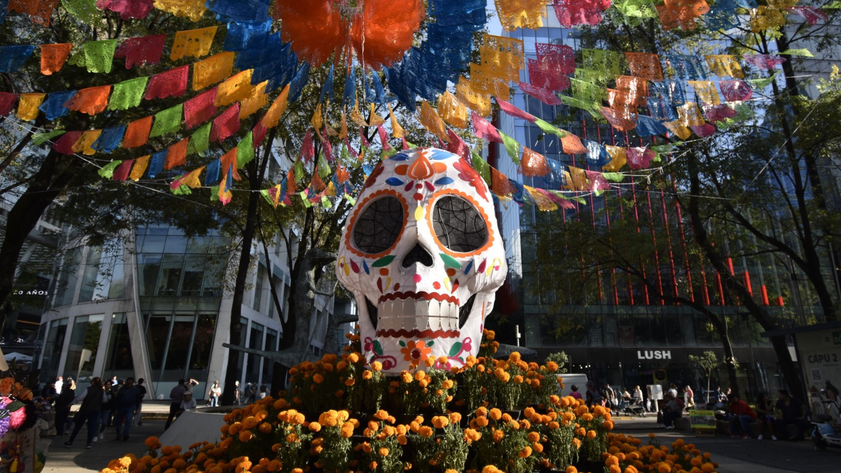 Disfruta todas las actividades que CDMX ofrece esta temporada de Día de Muertos. Disfruta todas las actividades que CDMX ofrece esta temporada de Día de Muertos.