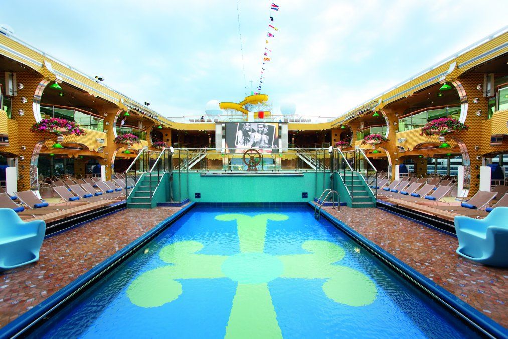 El Costa Pacifica es uno de los barcos que navega por la región.