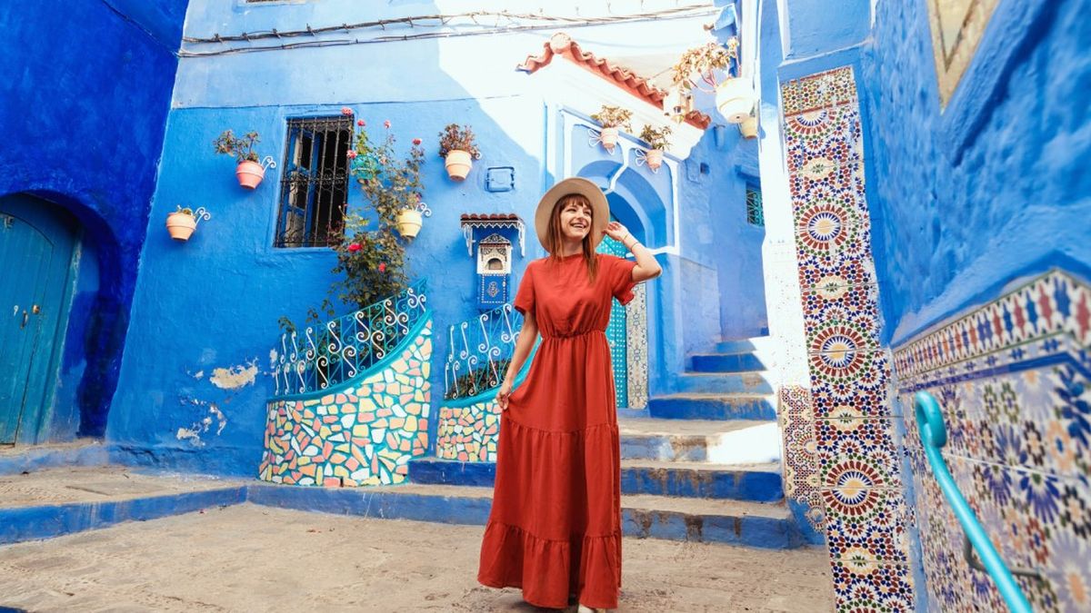 Marruecos te espera con ciudades imperiales, mercados llenos de vida y el mágico desierto del Sahara, un viaje que combina cultura y aventura.